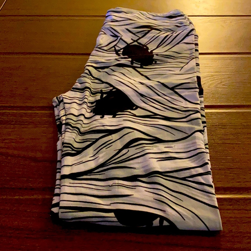 LuLaRoe Leggings OS 🕷🤍